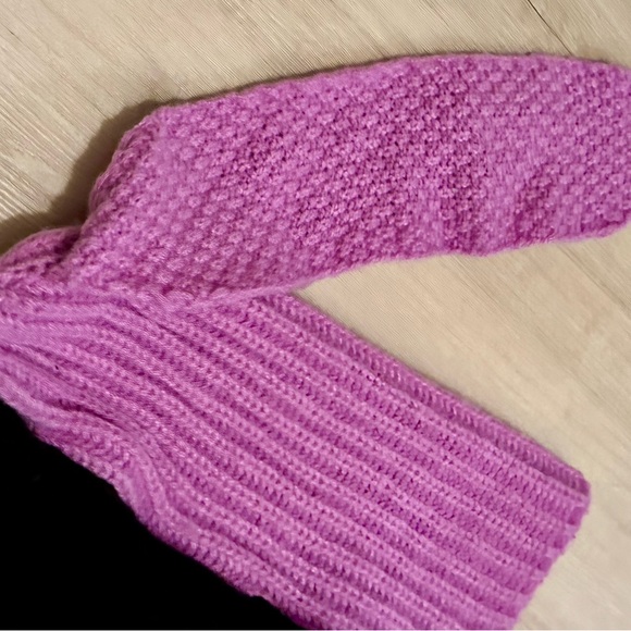 Women’s Winter Bundle - Cozy Beanie & Plush Black Earmuffs - Cute & Warm - Picture 5 of 15